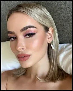⭐️ Elena Kamperi (@elenakamperi)