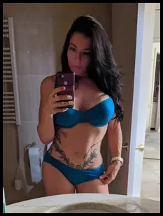 Stefanie Aston, Esq. (@stefaniethelawyer)
