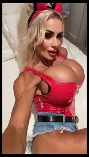Aussie Muscle Barbie (@aussiemusclebarbie)