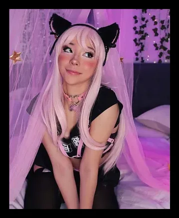 Waifu Mia 💕 (@waifumiia)