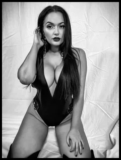 Shea Foxxx Official (@sheafoxxx)