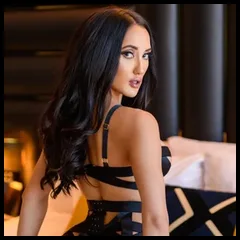 Chloe Amour (@chloeamour)