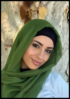 Malika | مالكة 🌙 (@malikafaris)
