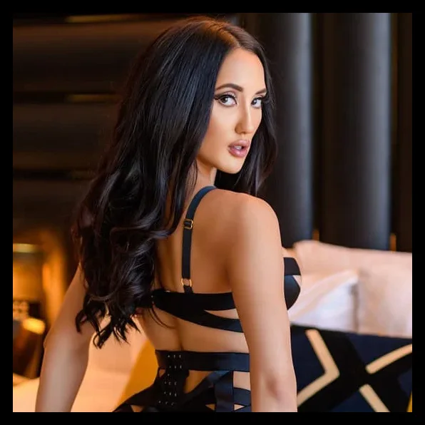 Chloe Amour (@chloeamour) photo 2