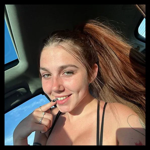 Alexis 😜 (@alexisaevans) photo 2