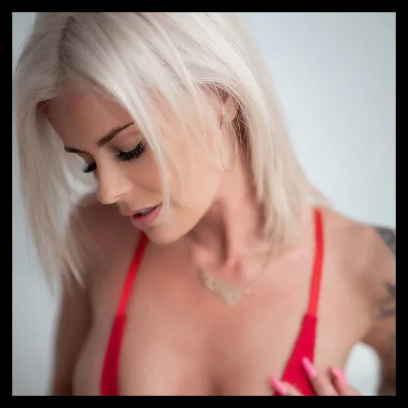 La petite blonde 💕 (@summerhiltonfree) photo 2