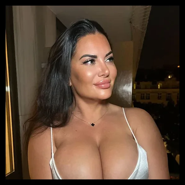 𝗧𝗿𝗼𝗽𝗵𝘆 𝘄𝗶𝗳𝗲 🏆 (@sophielawson_x) photo 2