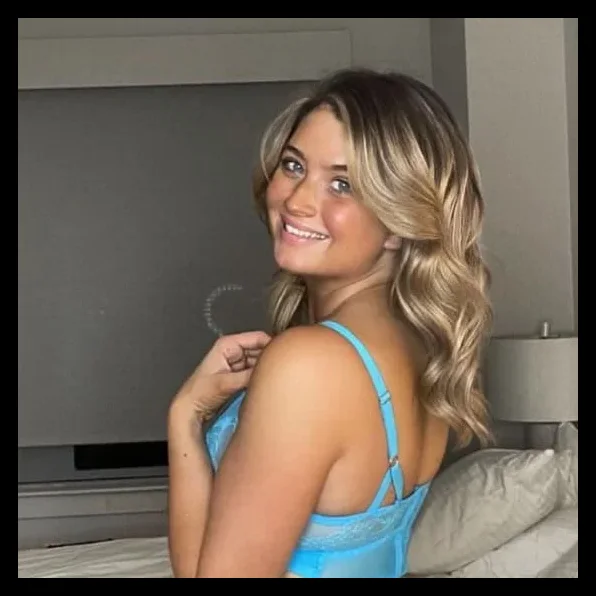 Catrina (@thecourtneynextdoor) photo 2