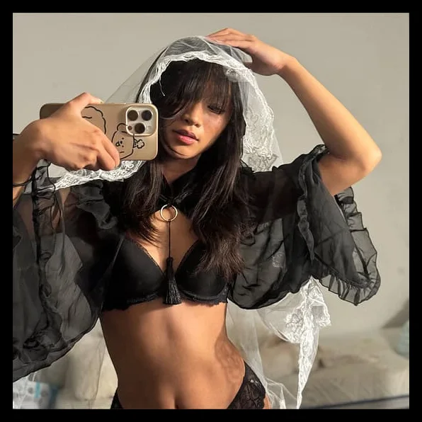Xoey Li (@xoey.exe) photo 2