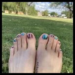 Hippie Toes (@maymayfeet)