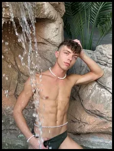 Jack Valor (@loves)