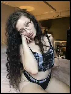 Miss Dahlia (@nymphjuice)