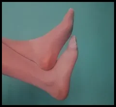 Your favorite mexican feet 🦶🏽✨ (@little_socks)