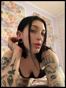 Sarah Black 🖤 (@sarah_hot_tatto)