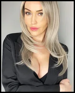 Molly Frost (@itsmollyfrost)