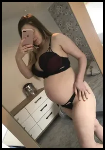 Pregnant Sexy Holly (@pregnantsexyteen)