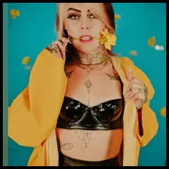 Jess (@tattooedbarbie86)