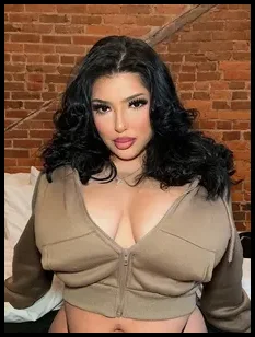 Big Titty Bri (@sssxo)