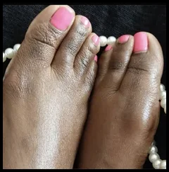 Love My Feet (@freekyfeet24)