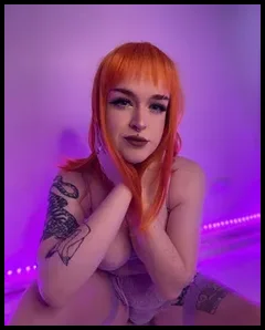 Charlotte 🌹 your goth gf (@arcticharl)