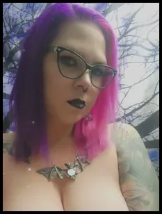 Morticia (@morticia666)