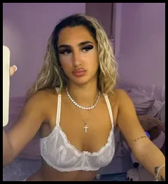 Georgia-Mae (@cypriotprincess.x)