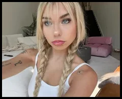 e m i l y 🧸 (@emilyyhearts)