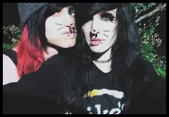 Mikey&amp;amp;Winnie (@snowkittymoonmeow)
