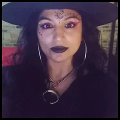 Gitana (@whitchbruja)