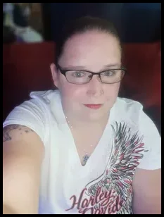 Amber B (@countrymom82)