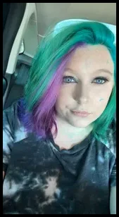 Ashlee (@babybat1289)