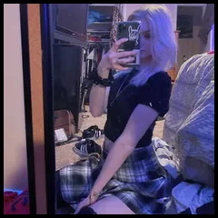 Liz (@lonelylizards)