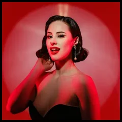 Evana De Lune (@evanadelune)