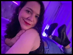 Miss Blume 🌺FREE (@missblumefree)