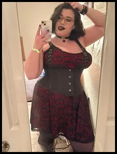 ScarredSadie (@scarredsadie)