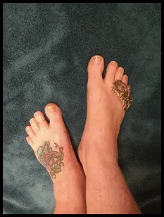 Freckled froggy feet (@freckledfroggyfeet)