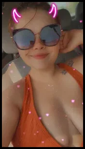 Carolineee (@naughtygirll420)