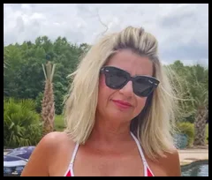 Blondie Bikini Babe (@u420086707)