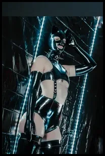 lillylovesleather (@lillylovesleather)