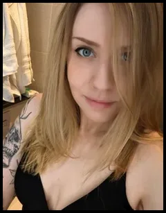 Ash (@anonymouslyash.xxx)