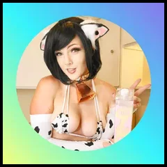 Kat Mattix (NDC) (@nerdydirtycosplay)