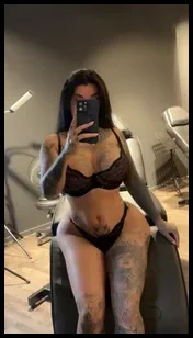 Zoey (@zoeyinked)