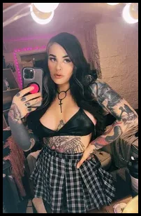 SarahMoon  🌙 HUGE ASS &amp;amp; TITS 👀 (@sarahmoonsg)