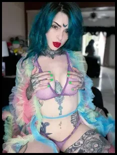 🌙Pandora LeTrain🦋 (@pandoraletrain)